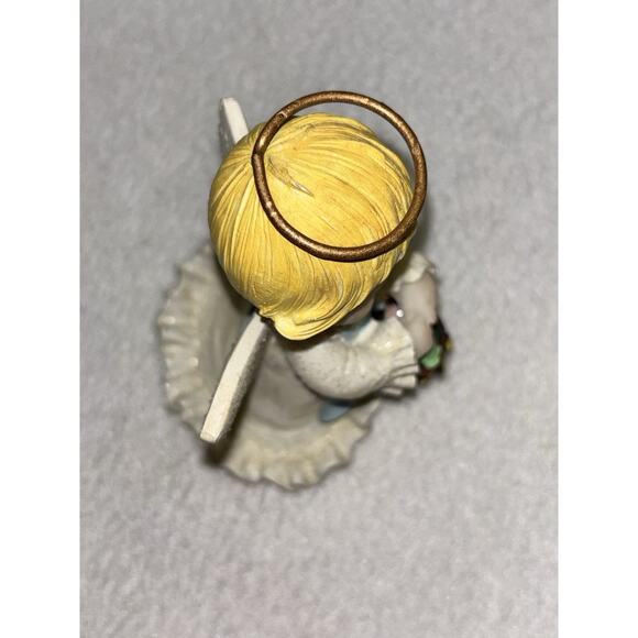 Enesco Ruth Morehead Holly Babes 1991 Sparkling Angel Carrying a basket of Eggs? - Picture 7 of 9